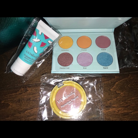 Small MakeUp Set - Picture 3 of 3